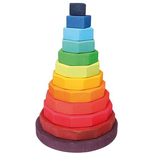 Grimm's houten geometrische stapeltoren in regenboogkleuren.