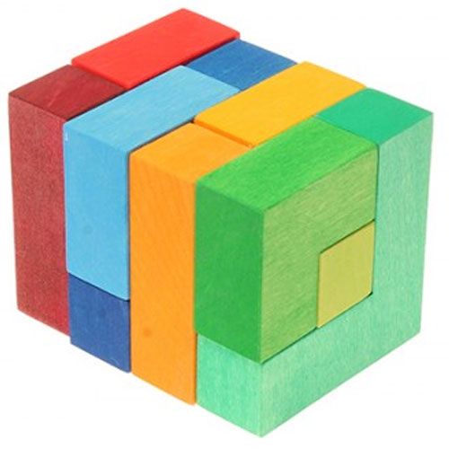 Grimm's houten puzzel in de vorm van een veelkleurige kubus.