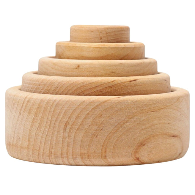 Grimm's houten stapelbakjes naturel, in elkaar gestapeld als een piramide.