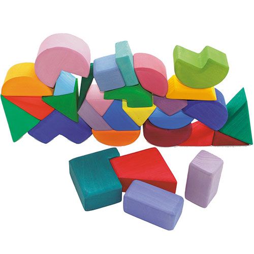 Grimm's stapelspel met veelkleurige houten blokken in diverse geometrische vormen.