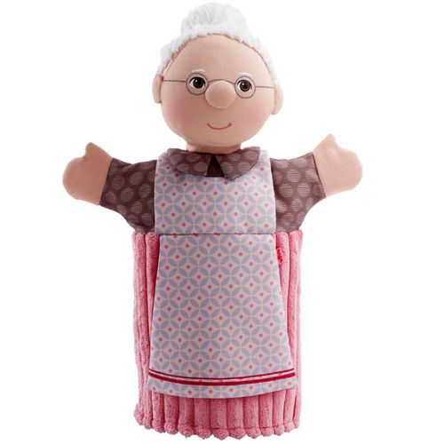 Haba handpop oma met bril, een schort met patroon en een roze geribbelde rok.