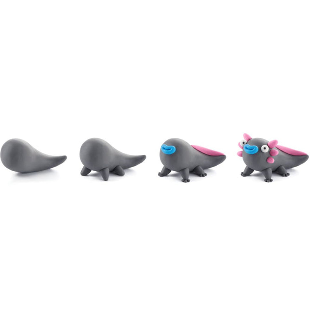 Vier stappen die laten zien hoe een grijs axolotl boetseerklei figuur wordt gemaakt.