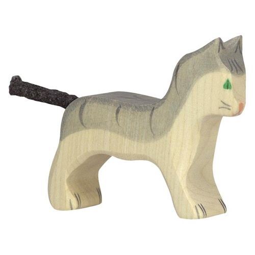 Holztiger houten dierenfiguur van een grijs gestreepte kat met groene ogen en een donkere staart.