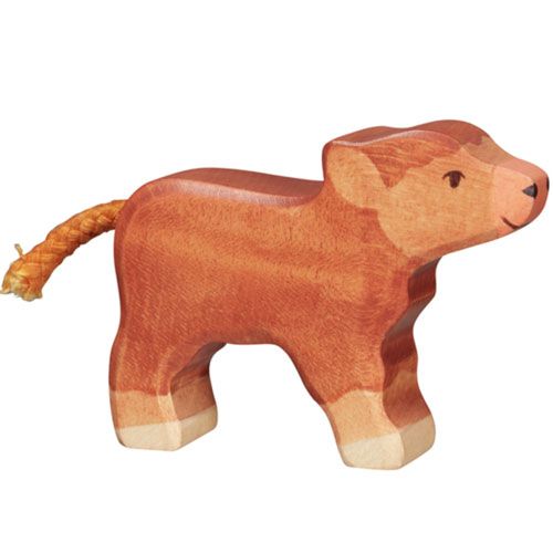 Holztiger houten dierenfiguur van een bruin Schots hooglander kalf met een gevlochten staart.
