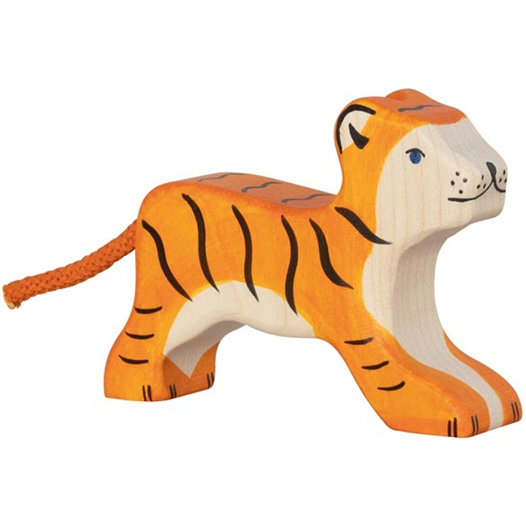 Holztiger houten speelgoedfiguur van een lopende tijger, oranje met zwarte strepen en een stoffen staart.