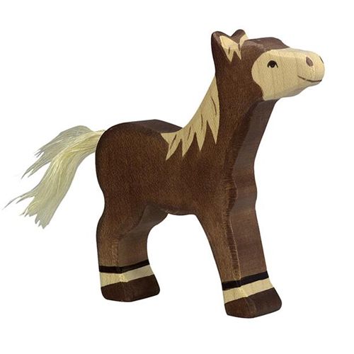 Holztiger houten dierenfiguur van een donkerbruin veulen met lichte manen en staart.