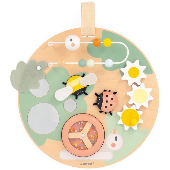 Janod houten activiteitenpaneel met een bij, lieveheersbeestje, bloemen en kralen.