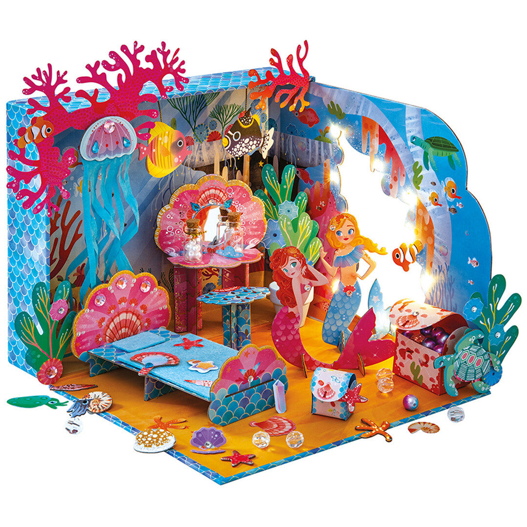 Janod 3D knutselset van een zeemeerminnenslaapkamer met twee zeemeerminnen en onderwaterdecoraties.