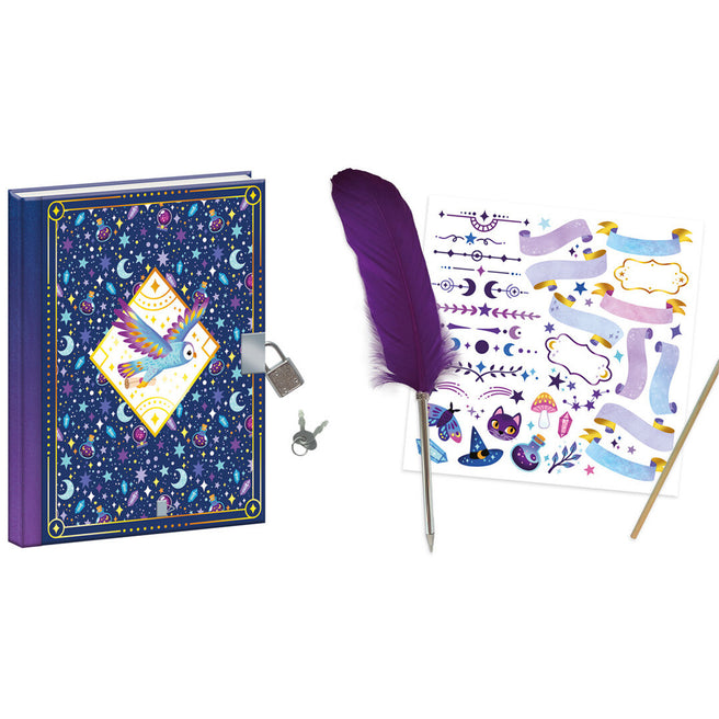 Janod magic school dagboekset met paarse veerpen, stickers en een dagboek met slot en uilmotief.