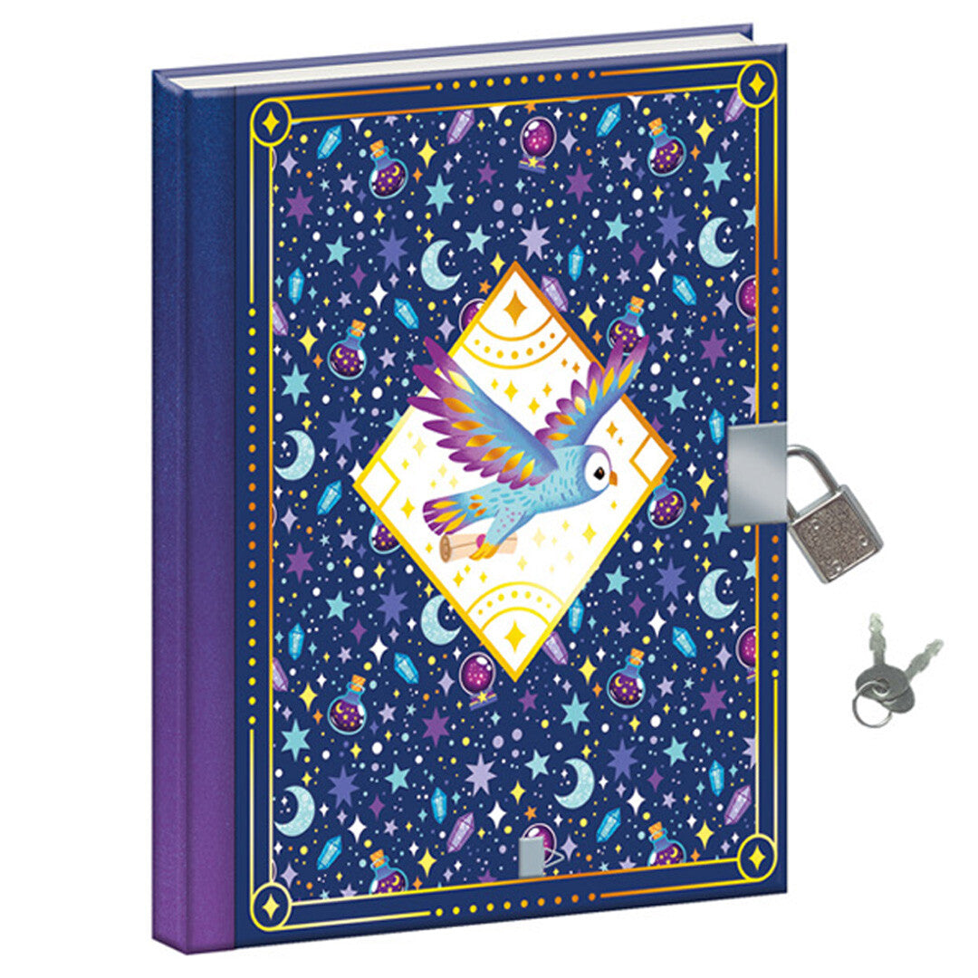 Janod magic school dagboek met slot en sleutels, versierd met sterren, manen en een uil.