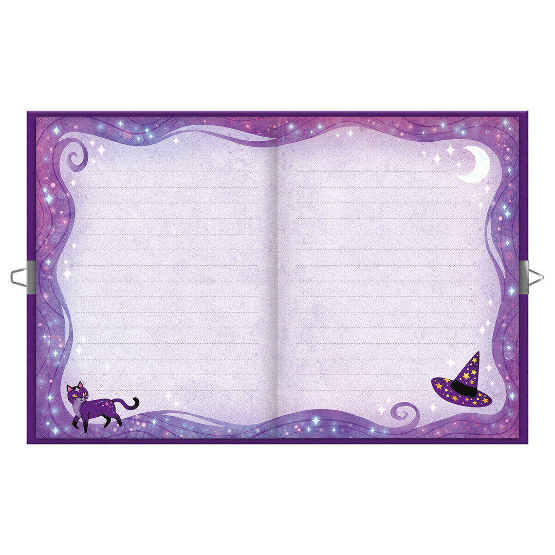Open Janod magic school dagboek met gelinieerde pagina's en een paarse rand met sterren, een kat en een heksenhoed.