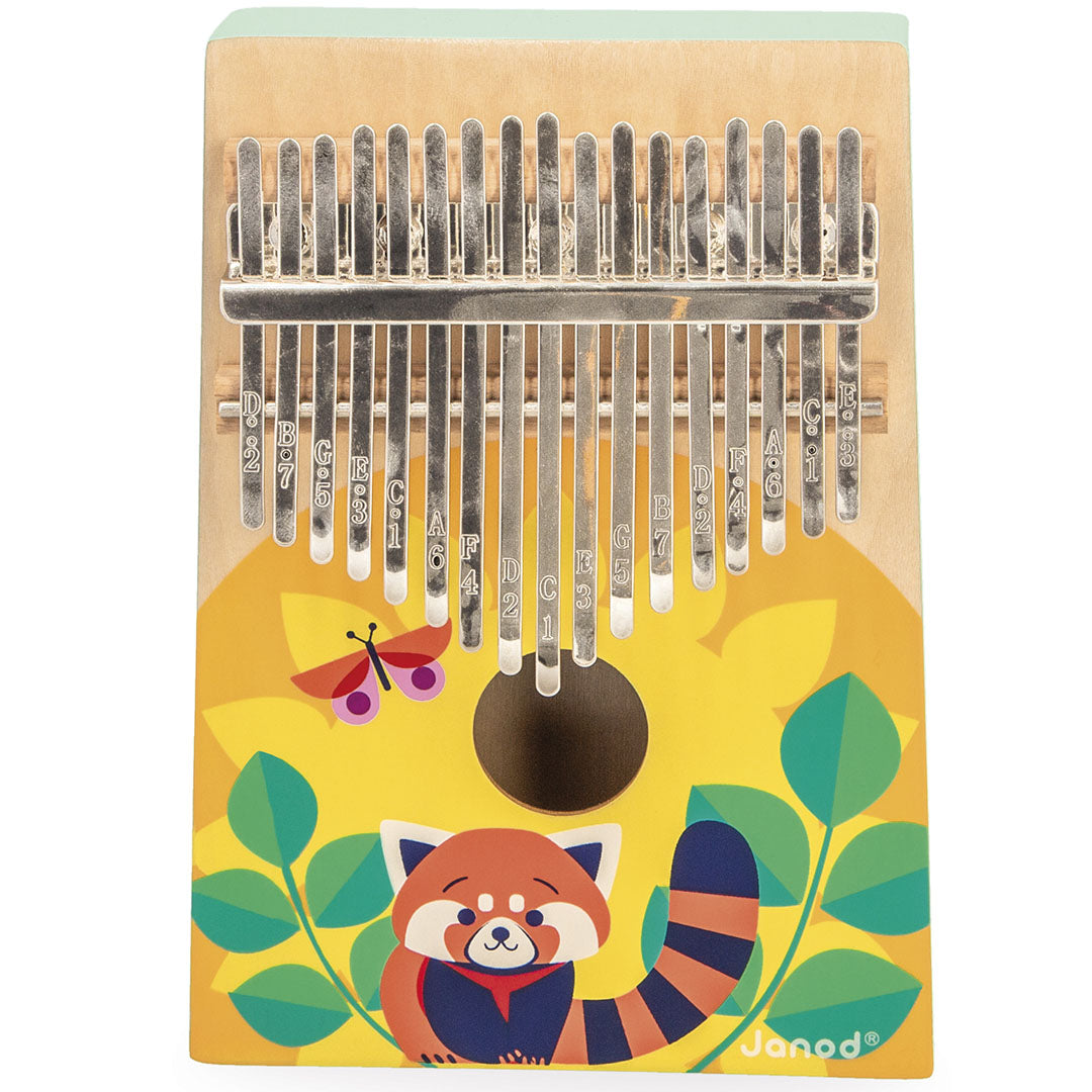 Janod houten kalimba met een illustratie van een rode panda, bladeren en een vlinder.
