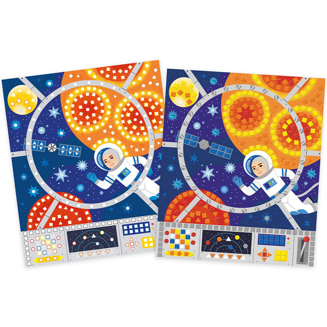 Twee voltooide mozaïek kunstwerken van een astronaut in de ruimte met planeten en een satelliet.