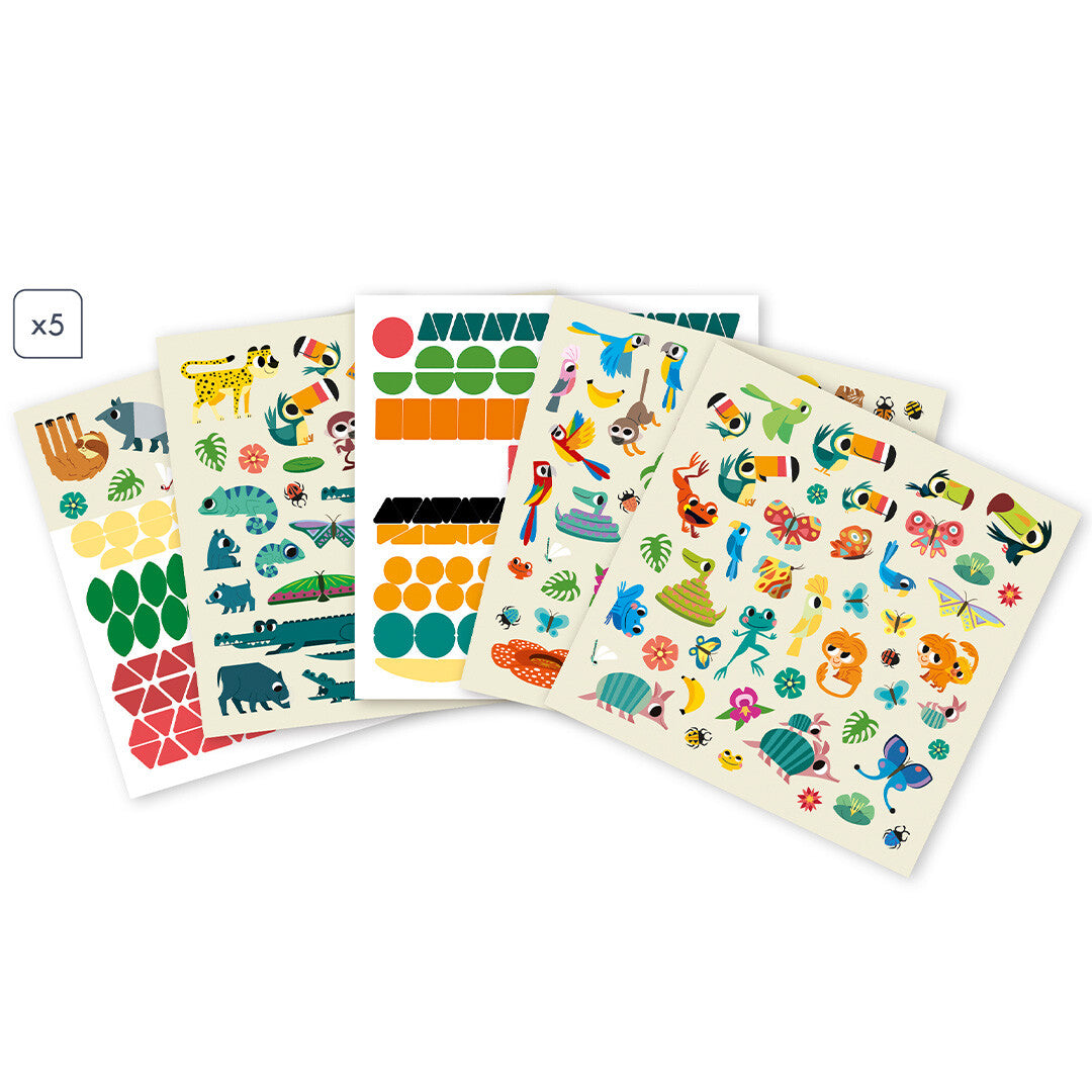 Vijf vellen met diverse Janod jungle dierenstickers, waaronder toekans, apen en vlinders.
