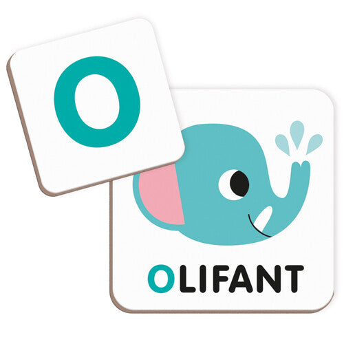 Detail van twee Janod magnetische tegels: de letter O en een olifant met de tekst 'Olifant'.