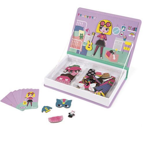Open magnetisch aankleedboek voor meisjes, met een aangeklede pop en losse magnetische kledingstukken.