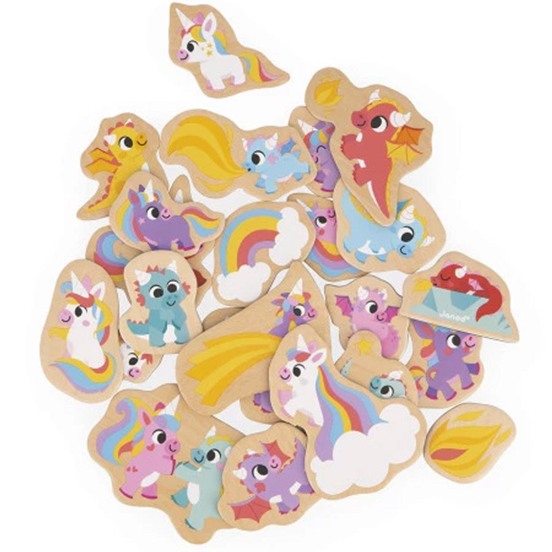 Janod houten magneten met eenhoorns, draken en regenbogen liggen op een hoop.