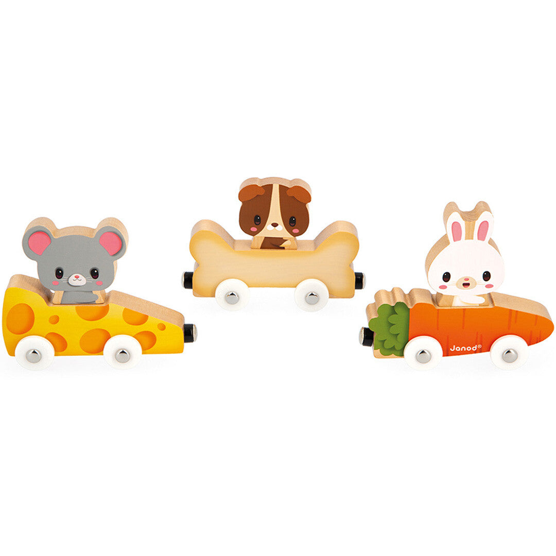 Janod magnetische houten speelgoedtrein met drie losse wagons: een muis in kaas, een hond in bot en een konijn in wortel.
