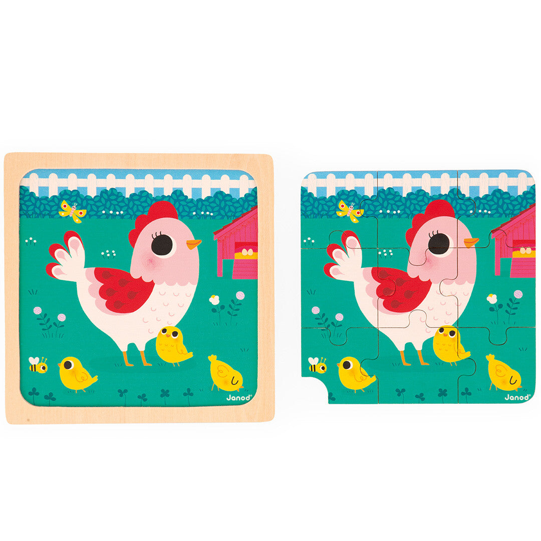 De Janod houten puzzel met een kip en kuikens, zowel compleet in de lijst als ernaast als losse puzzelstukjes.
