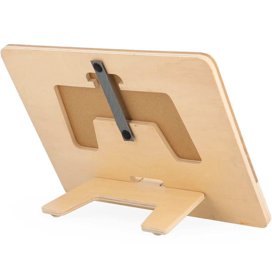 De achterkant van het houten schoolbord tafelmodel met de uitklapbare standaard.