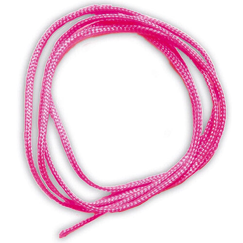 Detailfoto van een opgerolde felroze draad voor het maken van sieraden.