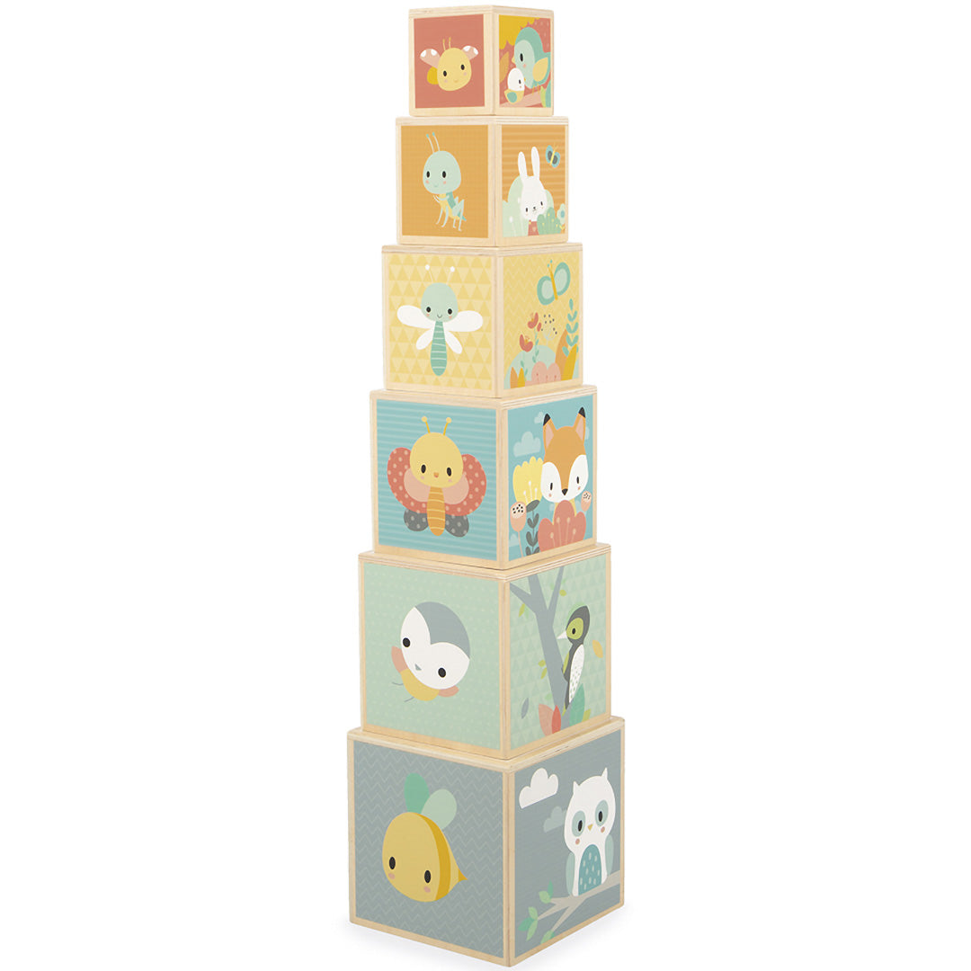 Janod houten stapeltoren voor babyspeelgoed met acht blokken met bosdierenillustraties.