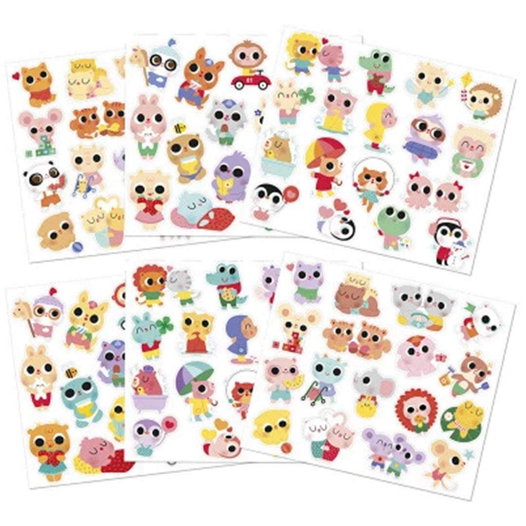 Collectie van Janod baby dierenstickers met diverse schattige cartoonachtige dieren op verschillende vellen.