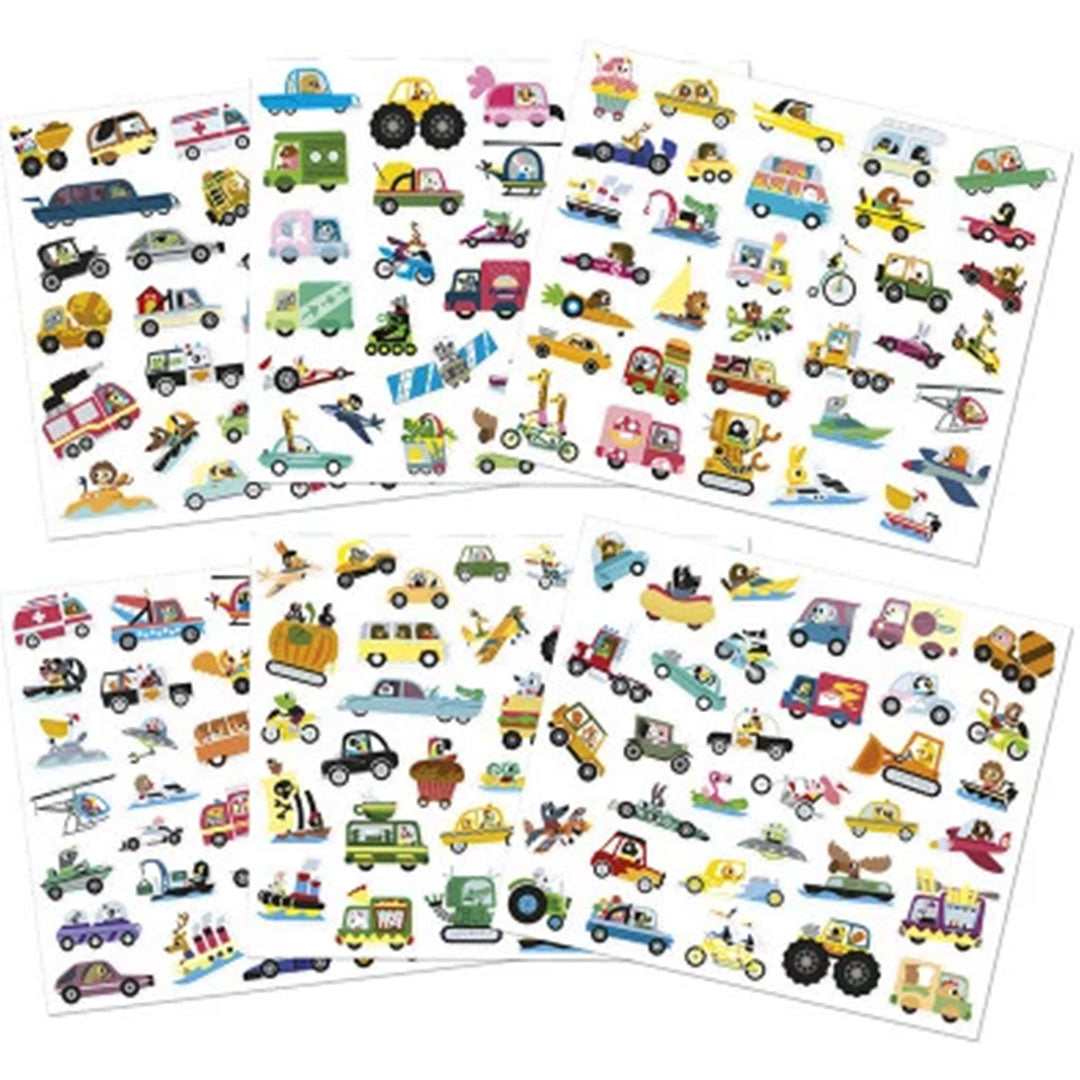 Meerdere vellen met kleurrijke voertuigstickers, waaronder auto's, bussen en vliegtuigen.