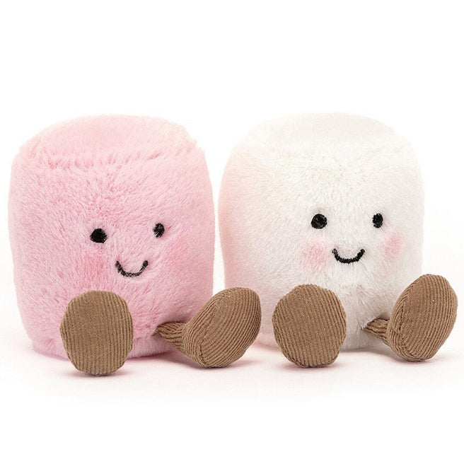Jellycat pluchen marshmallows, een roze en een witte, zitten naast elkaar.