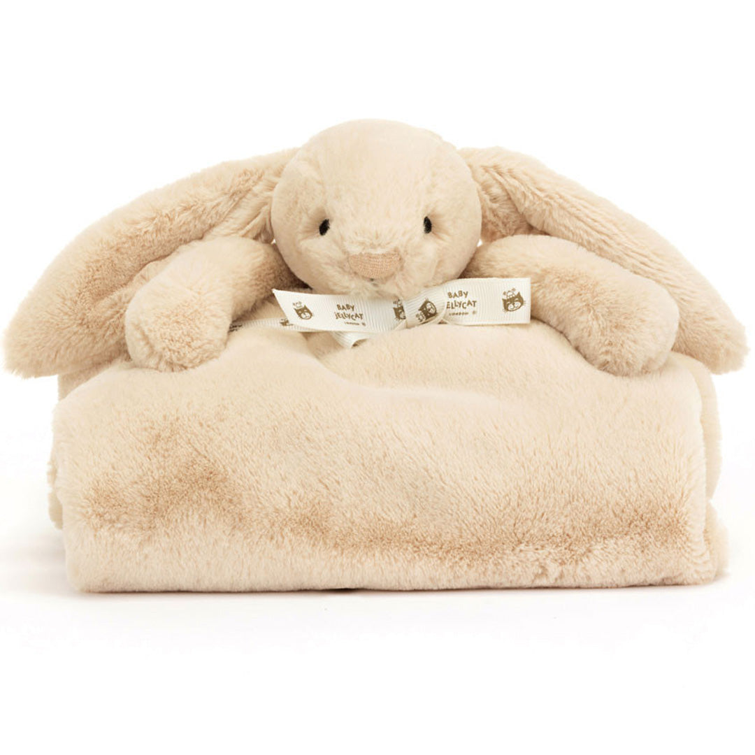 Jellycat knuffeldekentje in de vorm van een beige konijn, opgevouwen met het konijnenhoofdje bovenaan.