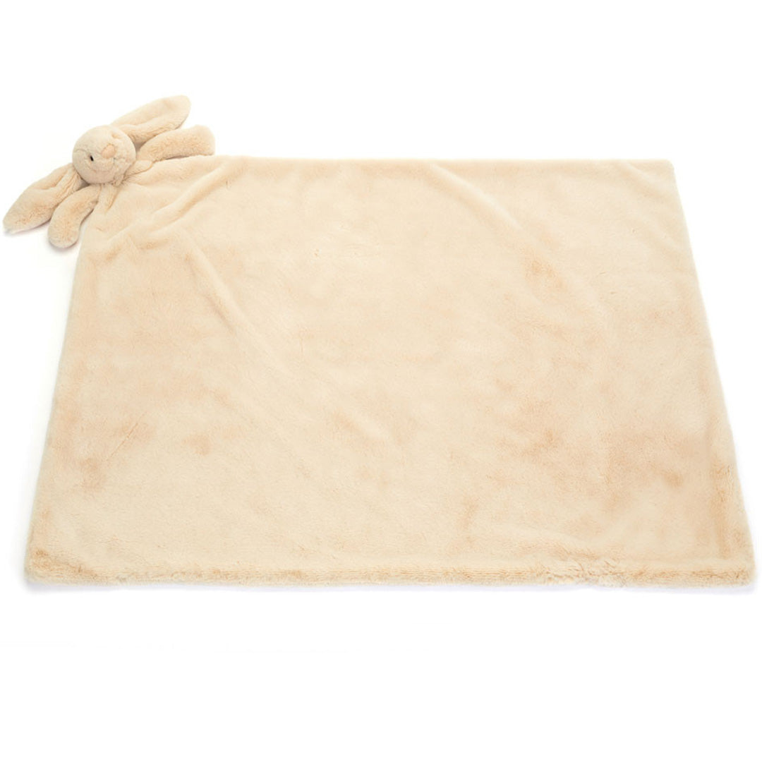Jellycat knuffeldekentje in de vorm van een beige konijn, volledig uitgevouwen en plat liggend.