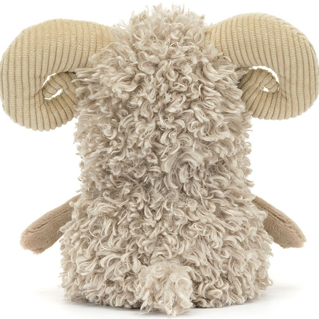 Achteraanzicht van de Jellycat pluchen ram met krullende vacht en corduroy hoorns.