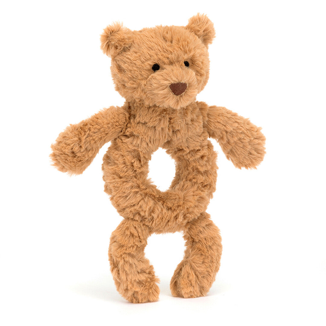 Jellycat Bartholomew beer rammelaar, staand afgebeeld met een ringvormig lichaam.