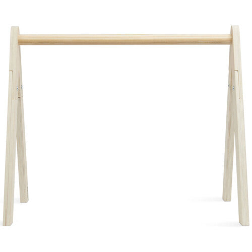 Jollein houten babygym frame, van voren gefotografeerd.