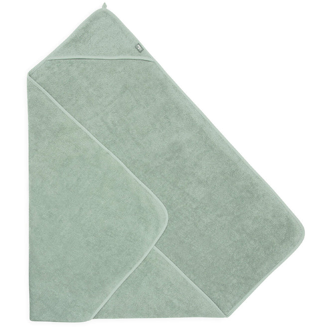 Jollein badcape voor baby's in ash green, schuin gevouwen.