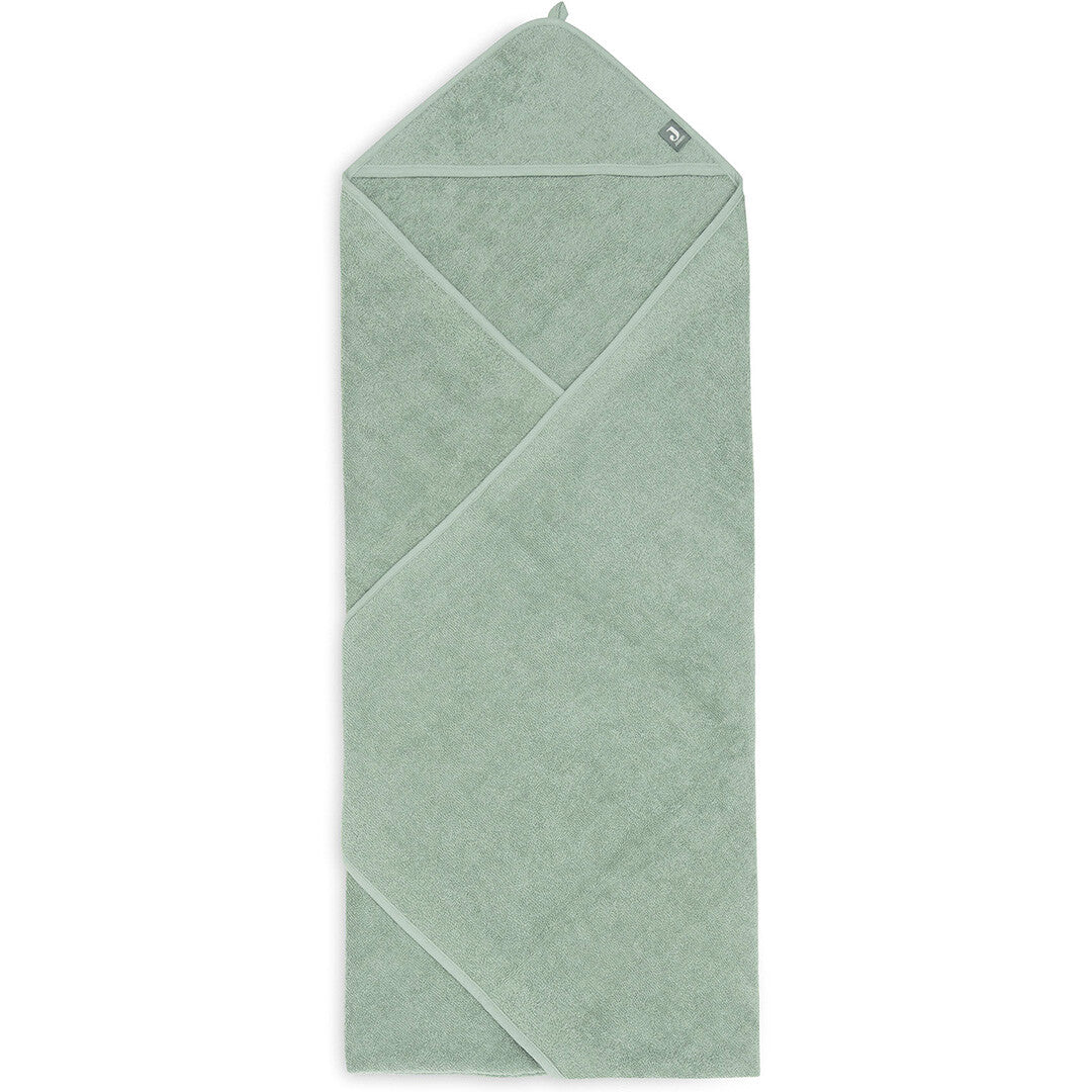 Jollein badcape voor baby's in ash green, langwerpig gevouwen en plat gelegd.