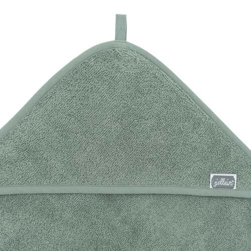 Detail van de capuchon van de Jollein badcape in ash green met merklabel.