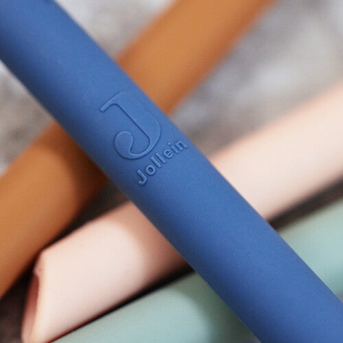 Close-up van een blauw Jollein siliconen rietje met het merklogo.