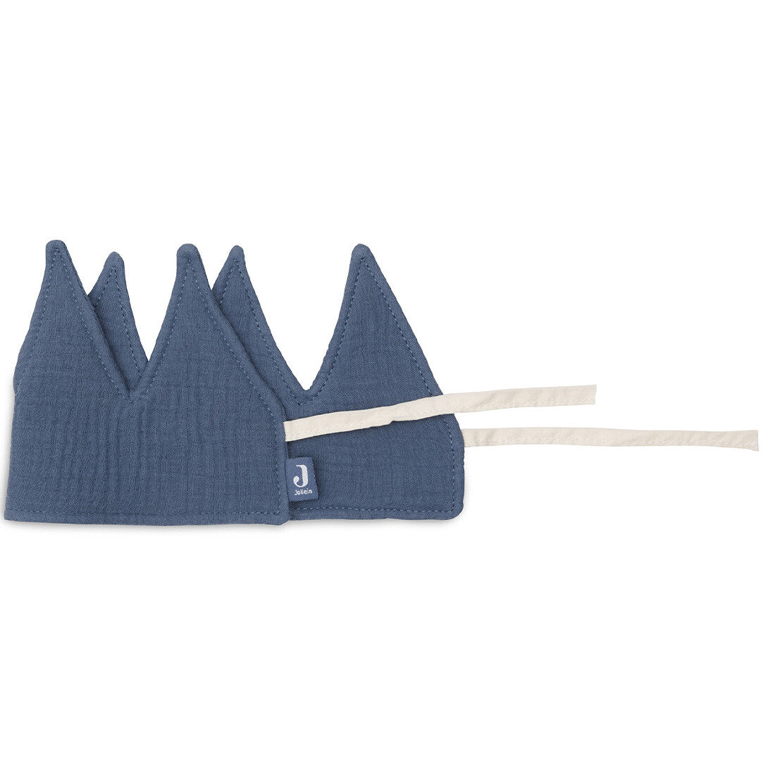 Bovenaanzicht van de Jollein blauwe stoffen verjaardagskroon met lange strikbandjes.