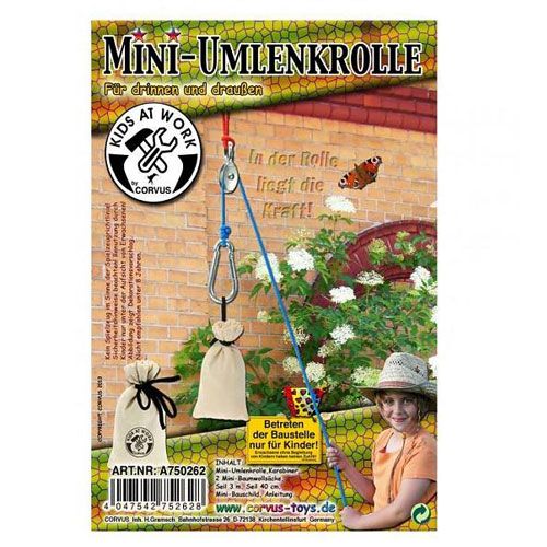 Verpakking van de Kids at Work mini katrol set met een kind dat buiten speelt.