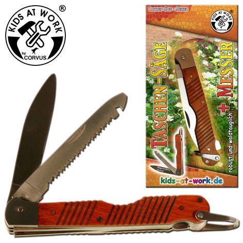 Kids at Work zakmes met zaag met houten handvat, naast de productverpakking.