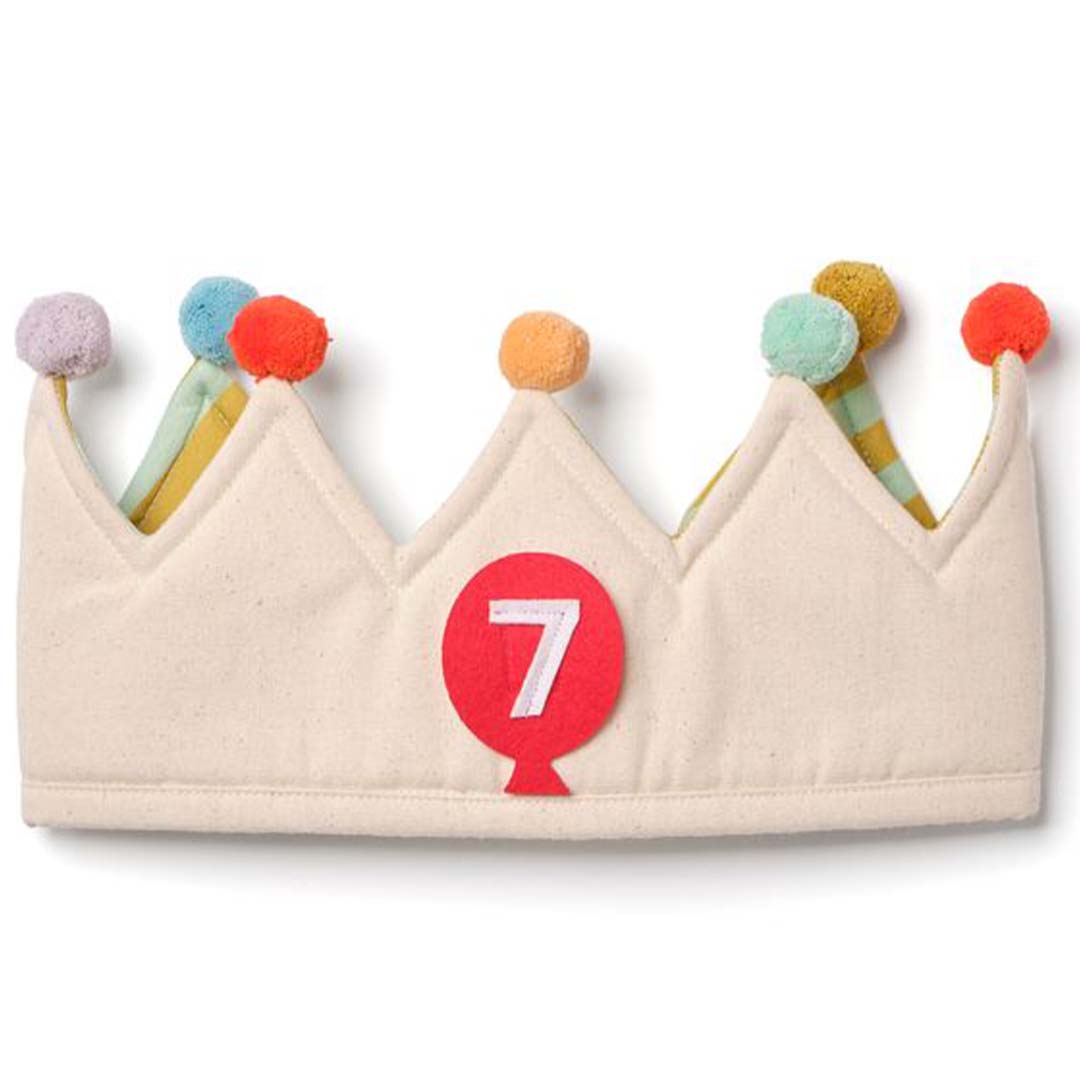 Kids Concept verjaardagskroon met kleurrijke pompons en een rode ballon met het cijfer 7.