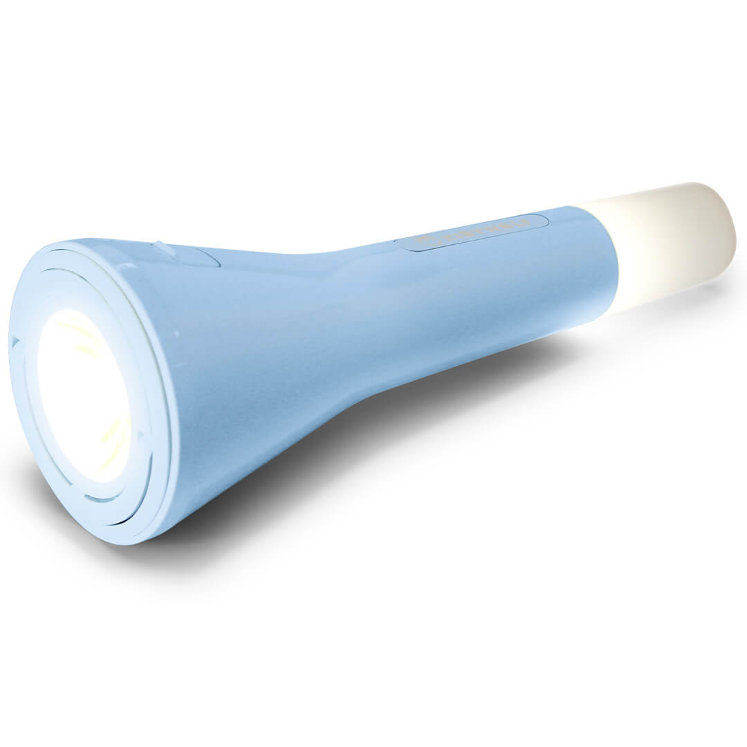 Kidywolf blauwe zaklamp met licht aan beide zijden op een witte achtergrond.