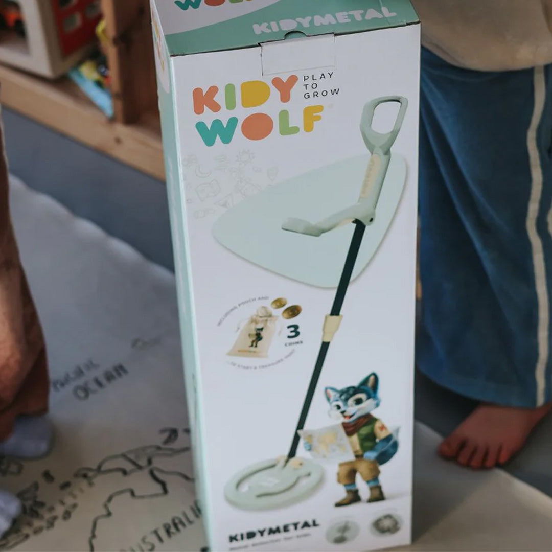De verpakking van de Kidywolf metaaldetector met afbeeldingen van het product en een vos.