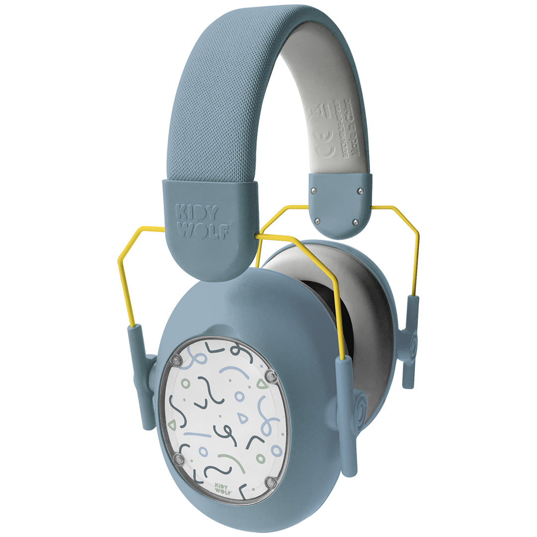 Kidywolf blauwe noise-cancelling koptelefoon met een abstract patroon op de oorschelp.