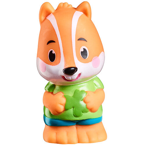 Klorofil dierenfiguur van een eekhoorn in een groen shirt met een klavertje.