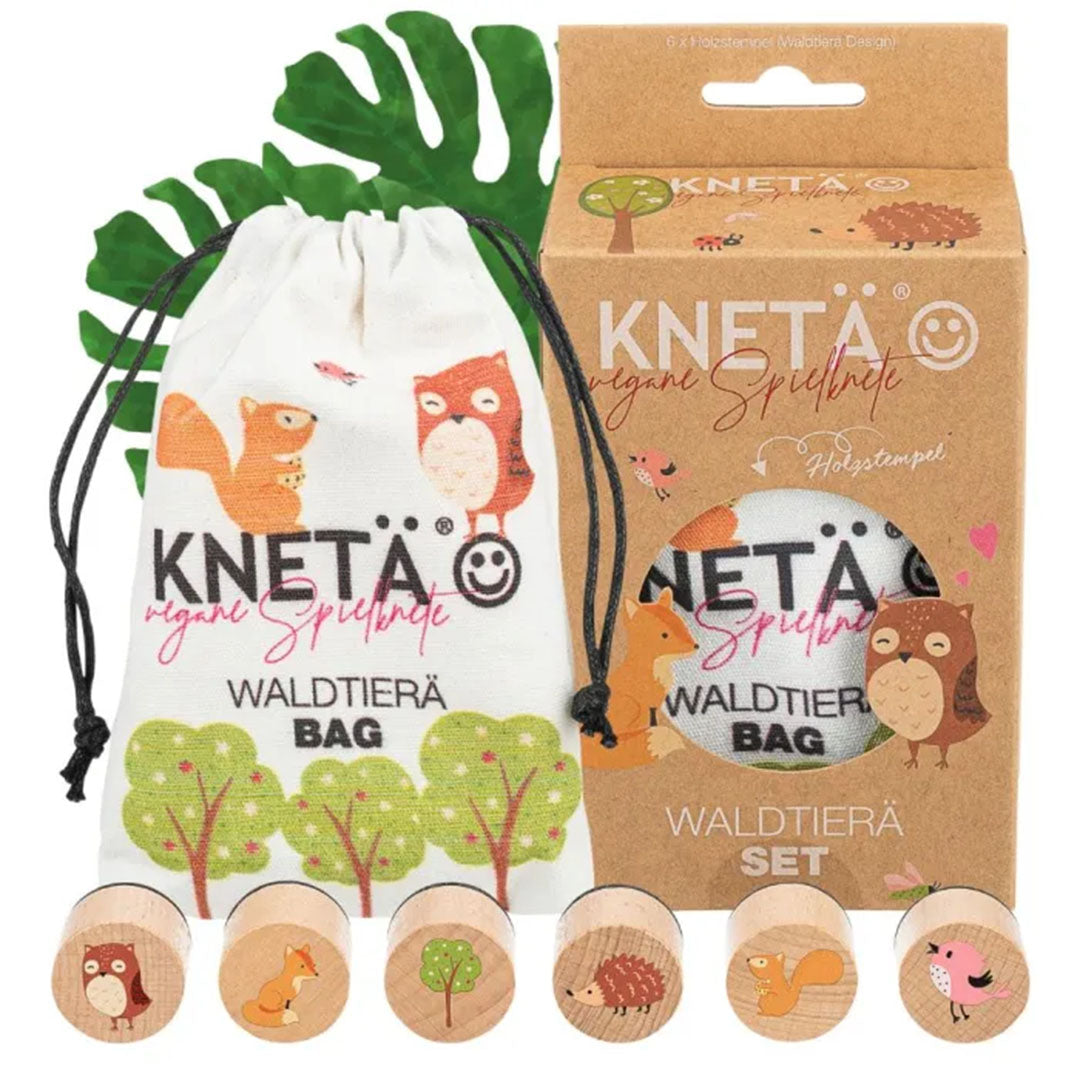 Knetä stempelset bosdieren met zes houten stempels, een katoenen zakje en de productverpakking.