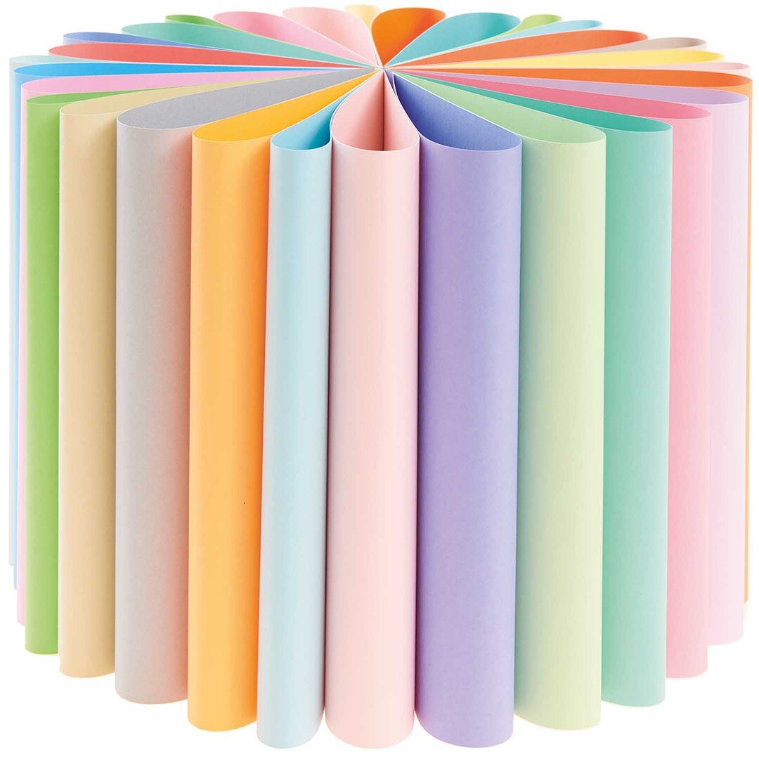 Rico Design knutselpapier in verschillende pastelkleuren, staand in een cirkelvormige waaier.