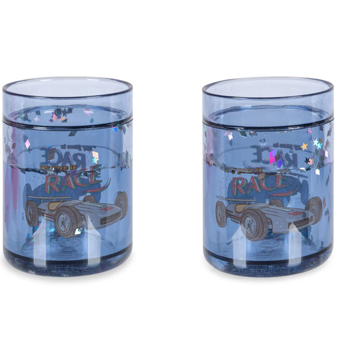 Twee Konges Sløjd blauwe kinderbekers met raceauto-opdruk en glitter.