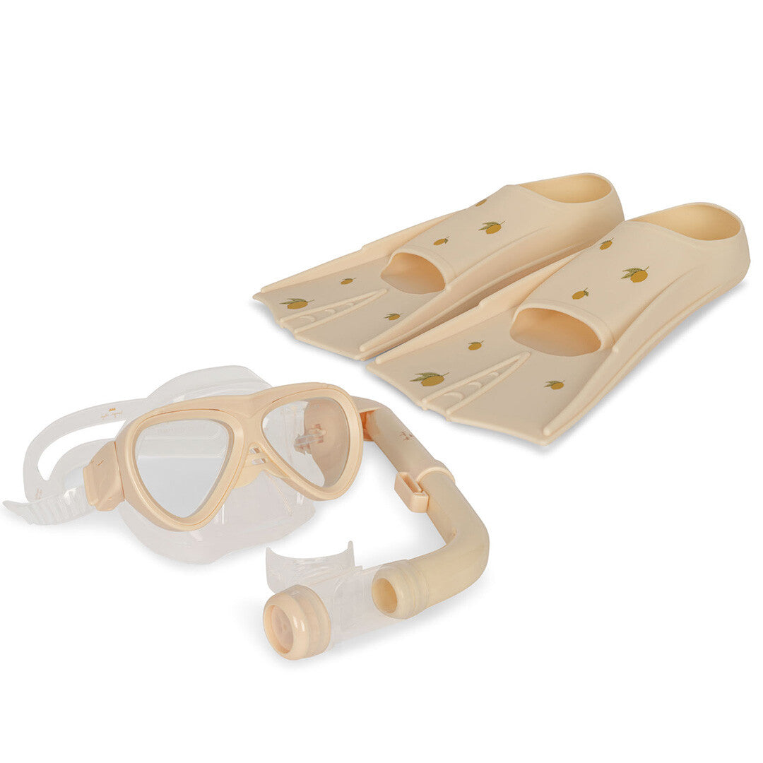 Konges Sløjd kindersnorkelset met beige duikbril, snorkel en vinnen met citroenpatroon.